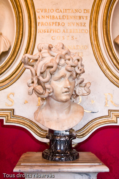 Tous droits réservés